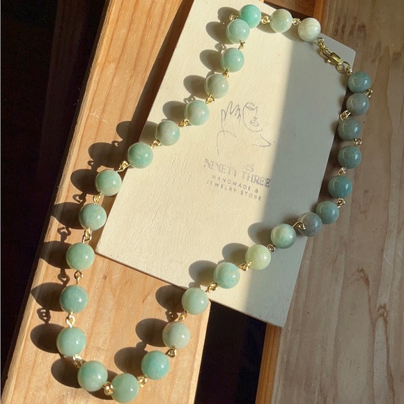 AMAZONITE 10MM WIRE NECKLACE - Picture 3 of 4